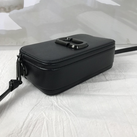 Marc Jacobs Black Crossbody Bag with Logo Accent - Picture 8 of 11
